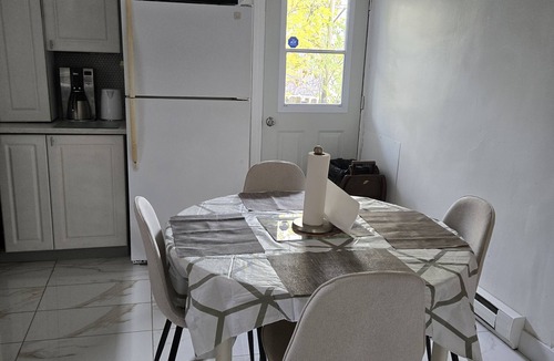 Cote-Saint-Paul Apartment | VERY LARGE, COMFORTABLE 4-BEDROOM APARTMENT CLOSE TO THE METRO