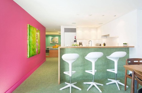 Upper Village Condo | Vibrant 3Bedroom: Ski-in/Ski-Out Condo w/Pool & HT
