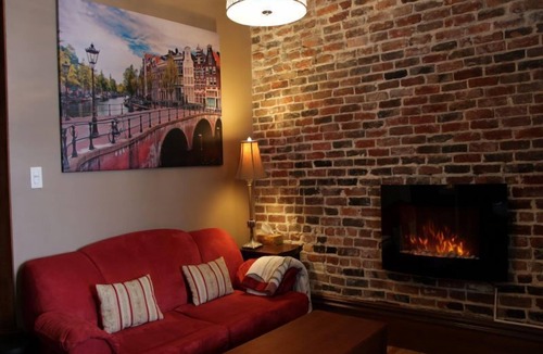 Farnham Apartment | Vieux-Old Farnham Appart Condotel1
