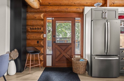 Vernon Apartment | View Point Lodge - View, Hot Tub, Sauna, Cold Plunge