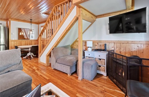 Ucluelet Cabin | Views! Peaceful Cabin on Spring Cove Seas and Trees Cabin