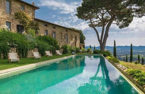 Pievasciata Villa | Villa Cerreti stunnin luxury villa former tuscan farm close to Siena