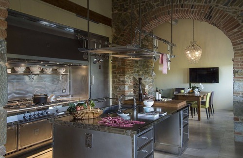 Radda in Chianti Villa | Villa in Radda In Chianti with 6 bedrooms sleeps 12