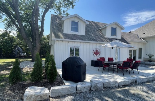 Niagara-on-the-Lake House | Villa in the Vines in Beautiful Niagara-on-the-Lake