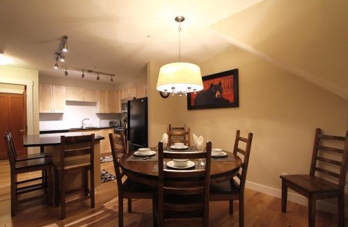 Blackcomb Apartment | Villas Snowberry by Whistler Retreats