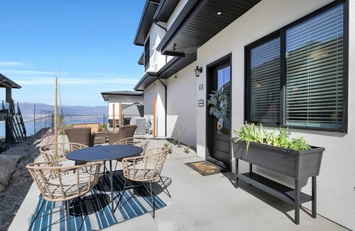 Central Okanagan Villa | Vino Villa - Brand New 2bd King Bed, Queen Bed, Private Outdoor Space, Lakeview