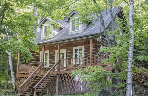 Saint-Hippolyte House | Vraie Maison Ancestrale laurentides saint-sauveur