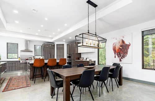Parkland County House | Wabamun Modern Retreat Oasis. Sleeps 6. Hot Tub.