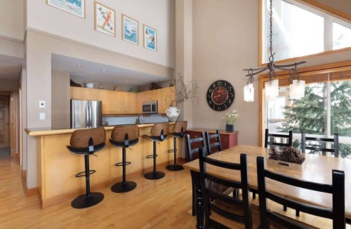 Blackcomb House | Walk or Shuttle to Skiing, Secure Parking