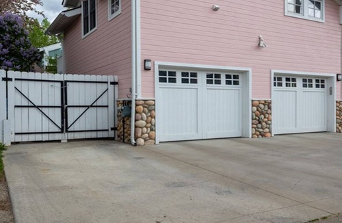 Old Town Apartment | Walk to Downtown| Monthly Rentals |Pet Friendly | On Call Bus