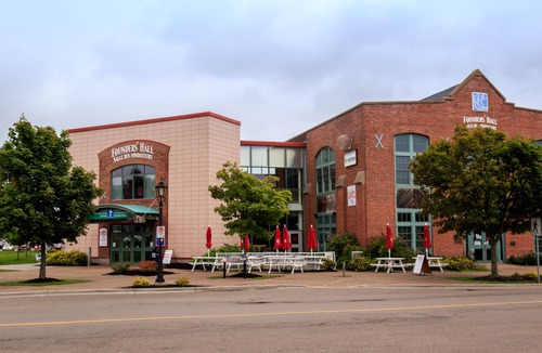 Queens Square Condo | Walk to Fine Restaurants & Confederation Centre of The Arts.