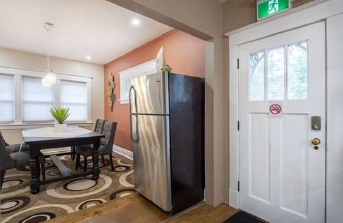 Niagara Falls House | Walking distance to Niagara Falls