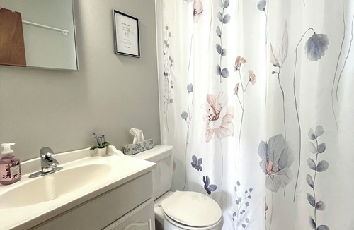 St. Peters House | Walking distance to the ocean and all amenities!