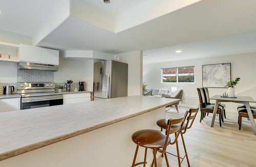 Fernwood House | Walnut St. Suite in the heart of Fernwood