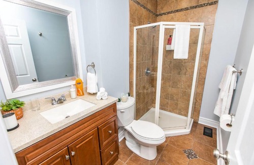 Centretown West Apartment | Warm and Comfortable 2BR - Downtown/Little Italy