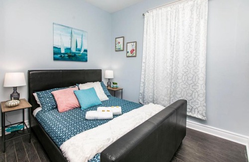Centretown West Apartment | Warm and Comfortable 2BR - Downtown/Little Italy