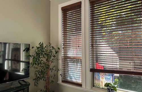 Richmond House | Warm & Cozy Garden suite - YVR with Free parking