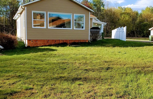 Papineauville Cottage | WATER FRONT 3 BDR house, Beach Boat Dock Kayak SALE! 40% August3-17th Only Left