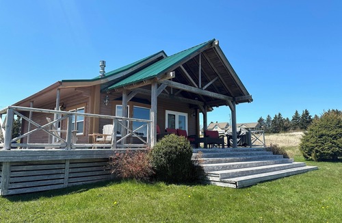 North Rustico Cottage | Water Front Cottage Located In North Rustico, Minutes To Beaches and Restaurants