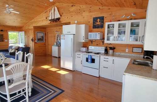 Found Mills Cottage | Water View Cottage With A/C In Quiet Location, Close To Amazing Beaches