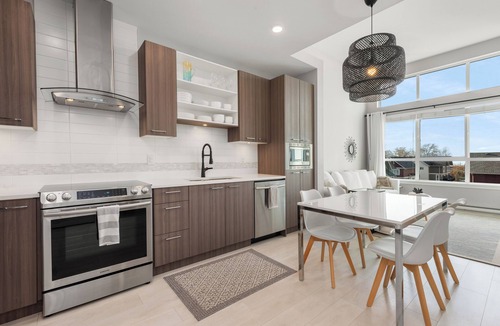 Tsawwassen Apartment | Water View Penthouse Tsawwassen Mills/2bd/bth !