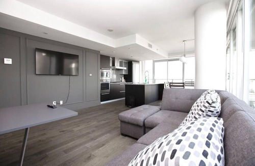 Downtown Victoria Apartment | Waterfalls Hotel in Downtown With Stunning Views!