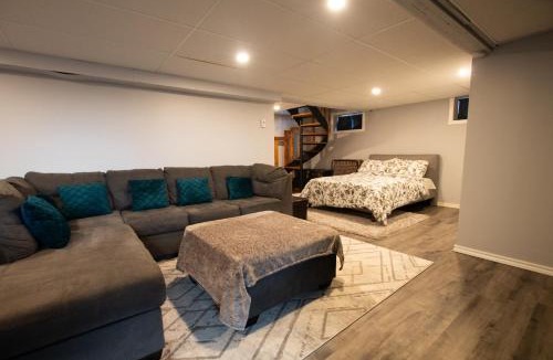 Plaisance Ski Chalet | Waterfont Cottage - Chez Plezzy Cottage