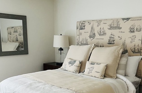 Queens Square Condo | Waterfront 2 bedroom condo