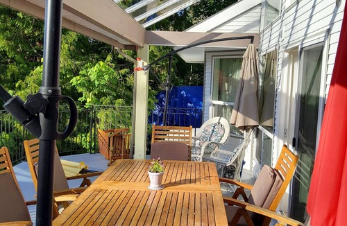 Garden Bay House | Waterfront 5 bedroom unit in house on Hotel Lake, Garden Bay B.C.