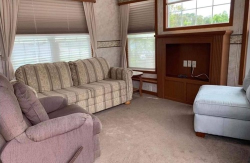 Nairn Centre RV Rental | WATERFRONT CAMPGROUND WITH PARKMODEL HOME