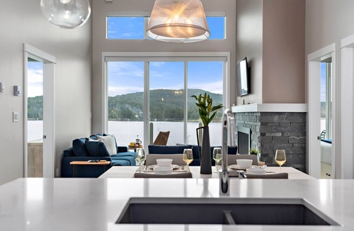 Sooke Apartment | WATERFRONT Condo with BEACH Access 2Bed/2Bath