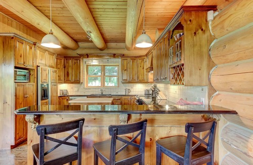 Fiddler Lake Resort Ski Chalet | Waterfront - corpo friendly, huge log chalet
