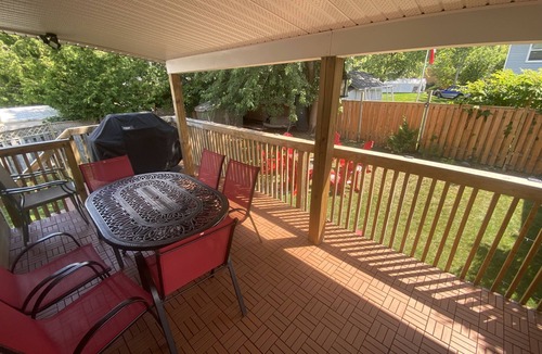 Dunsford House | Waterfront Cottage on Sturgeon Lake with AC & WIFI