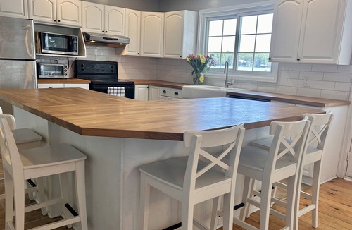 Lanark Highlands Cottage | Waterfront Cottage 1 hr from Ottawa