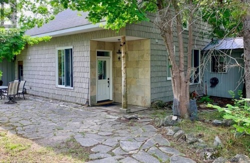 Lion's Head Cottage | (Waterfront Cottage)Just 25 Minute to Tobermory(Waterfront Cottage)
