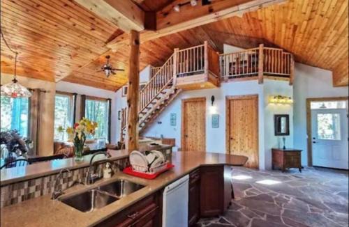 Lion's Head House | Waterfront Cottage in Lion's Head