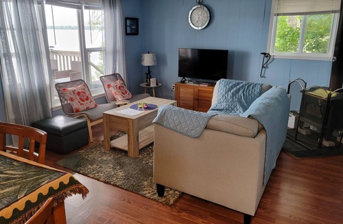 Greater Napanee Cottage | WATERFRONT COTTAGE IN GREATER NAPANEE UNIT A 4305 County road 9, Greater napanee
