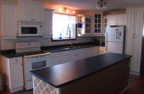 Wellington Cottage | Waterfront Cottage in Prince Edward County - Close to Wellington and Wineries