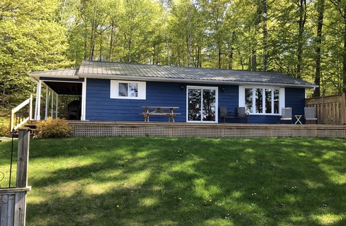 Wellington Cottage | Waterfront Cottage in Prince Edward County - Close to Wellington and Wineries