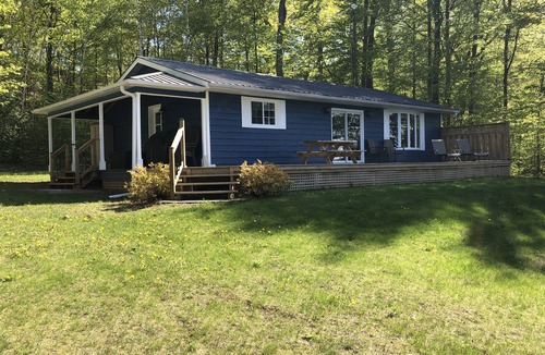 Wellington Cottage | Waterfront Cottage in Prince Edward County - Close to Wellington and Wineries