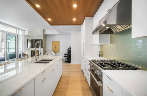 Horseshoe Bay Apartment | Waterfront Cozy 2 Bed 2 Bath Apartment