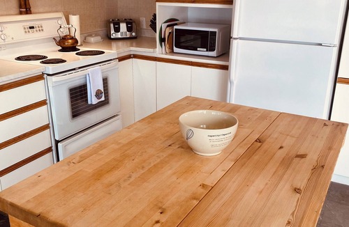 La Peche Cottage | Waterfront Family Oriented Cottage just 45 minutes from Downtown Ottawa!