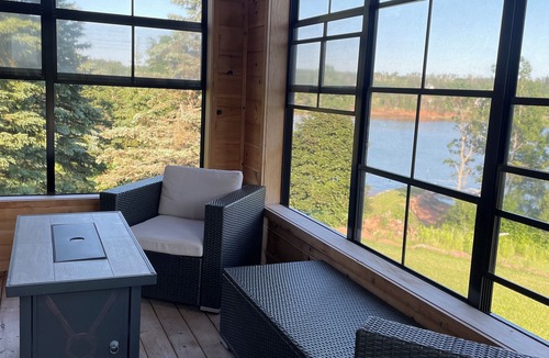 New London House | Waterfront home in the heart of Stanley Bridge