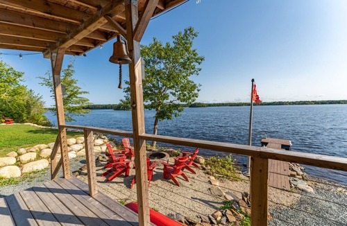 Lunenburg County House | Waterfront Home on Hirtle Lake n- sleeps 6, pet friendly