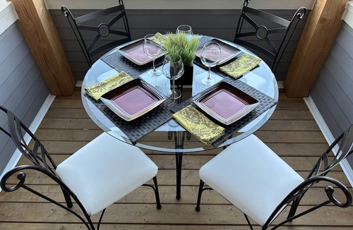 Collingwood House | Waterfront home w/beach, pool, and tennis. 5 min to Blue Mountain.