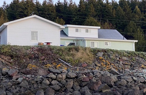 Blacks Harbour House | Waterfront House, Starlink internet, good parking lot, 2 bedrooms