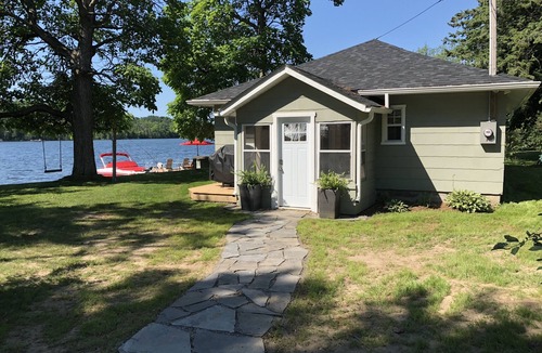 Hastings House | Waterfront Kawartha Sunsets! Year Round!