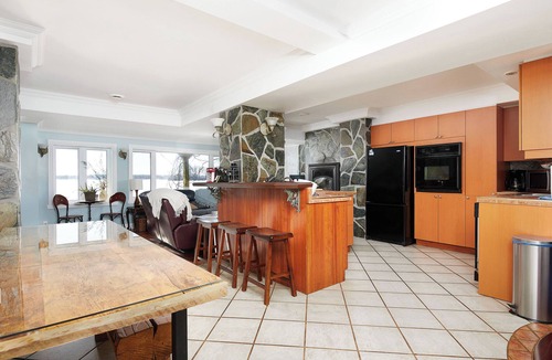 Pincourt Apartment | Waterfront lakefront apartment 300742