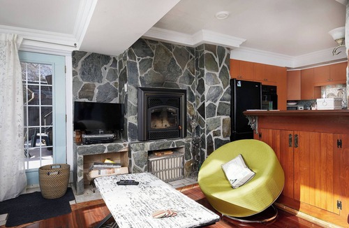 Pincourt Apartment | Waterfront lakefront apartment 300742