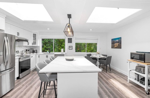 Juan de Fuca Electoral Area House | Waterfront Luxury Retreat